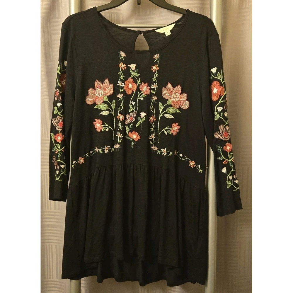 Adiva Black Embroidered Floral Pattern Tunic Smock Boho‎ Peasant Size Medium Top